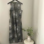 NWT Gorgeous Summer Dress. Maxi. Size Medium. Sage green w/fun print.‎ Photo 1