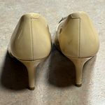 Coach NWD  Zan Pointed Toe Pumps Size 6.5B Tan & Black Leather Heels Photo 5