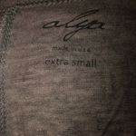 Alya graphic split sleeve tee Photo 4