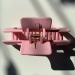 Velvet Claws Hair Clip The Jada in Candy Pink Speckle, w/ Velvet Travel Bag 🎀 Photo 4