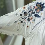 Knox Rose Pink Blue Floral Embroidered White Flowy Top Size Small Photo 7