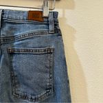 Urban Outfitters  BDG Womens Girlfriend High-Rise Jean Size 26 Light Wash Photo 7