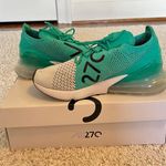 Nike Women’s  Air Max 270 Flyknit Photo 2