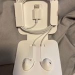 Apple Headphones Photo 1
