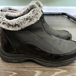 Weatherproof Women’s Black Faux Fur Lined Winter Snow Ankle Bootie Rona Sz 7 Photo 0