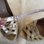 Vince Camuto  platform sandals Photo 9