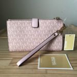 Michael Kors Wallet Photo 1