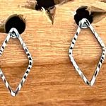 Dark grey/black post earrings Photo 0