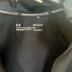 Under Armour Women’s UA running layer. Excellent used condition. Size M Photo 2