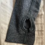 Lululemon Lululelemon Gray Fitted Long Sleeve with Thumb Holes Photo 1