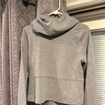 Under Armour  cropped small hoodie Photo 1