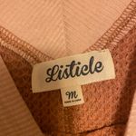 Listicle Sweater Photo 2