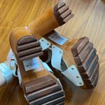 Topshop  Lyrical White Leather Platform Heels Photo 3