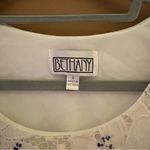 Bethany Sleeveless floral lace paisley White and Blue Patterned Dress size small Photo 2