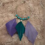Candie's Vintage Feather Hoop Earrings Photo 1