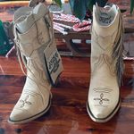 Junk Gypsy Stylish Cream Ankle Booties with Fringe Photo 0