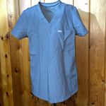 FIGS Catarina Scrub Tops for Women — Classic Fit, 1 Pocket, Four-Way Stretch XS Photo 2