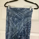 American Eagle Blue Bandana Print Lightweight Everything 7/8 Leggings Medium Photo 1