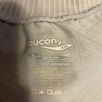 Saucony  Light Gray Long Sleeve 1/4 Zip Top With Thumb Holes Size Large Photo 5
