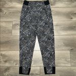 Athleta ‎ Trekkie North Jogger High Rise Active Hiking Pants Kindtic Abstract 0 Photo 1