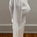 White Little Roses On V Photo 5