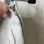 Joie  Leslie on porcelain Embroidered cotton linen Shorts in Size 2 Photo 4