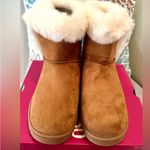 New! Cozy Brown Suede Winter Boots with Faux Fur Tan Size 6 Photo 1