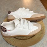 NWT Dolce Vita Quick Fashion Sneakers shoes size 10 White Photo 5