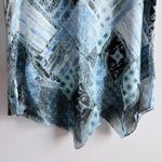 Cato patchwork pattern short-sleeve top with an asymmetrical hem Size Large Photo 1