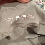 ARC’TERYX TAUPE GREY ATHLETIC HIKING SKIRT M Tan Size M Photo 4