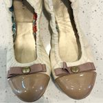 Tahari  Gibson Cream and Tan Ballet Flats - Size: 6.5 Photo 6