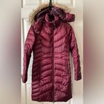 Eddie Bauer  EB650 Women Maroon Faux Fur Removable‎ Hoodie Goose Down Coat Sz XS Photo 1