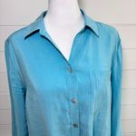 Chico's  Top size 1/Medium Button-Up Dress shirt‎ Ice Blue Silky buisness casual Photo 1