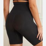SKIMS SEAMLESS SCULPT MID THIGH SHORT (S/M) Photo 1