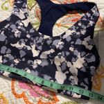 Old Navy  Active medium go-dry powersoft medium support light compression stretch Photo 7