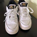 Nike Air Force 1 Low Youth size 7 Women's s size 8.5 Photo 2