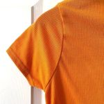 Boohoo cropped orange short sleeved top Photo 7