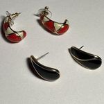 Trifari Lot Of 2 Gold Tone / Enamel Earrings Both Signed - Avon /  Photo 0