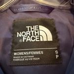 The North Face Rainier Puffer Vest Women's Small Navy Outdoors Preppy Athleisure Photo 5