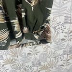 Nic+Zoe NWT NZT By Nic Zoe Women's Top XS Palm Print V-Neck Blouse Green Multicolor Photo 5