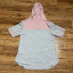 Maurice's  Women's Size Medium Pink Gray Short Sleeve Pullover Hoodie Photo 7