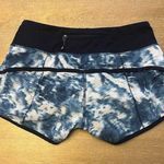 Lululemon Women's Speed Short Seaside Silver Fox Alberta Lake Naval Blue Size 2 Photo 2