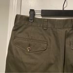 L.L. Bean Mens Size 32x29 Olive Green Comfort Waist Pleated Front Chino Pants Photo 3