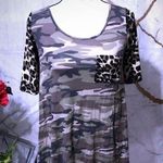 Double Zero Camo print tee with leopard pocket & sleeves, M Photo 0