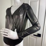 EXPRESS  Womens Gold Metallic V-Neck Long Sleeve Bodysuit Top Size XSmall. #361 Photo 1