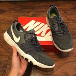 Nike  free training athletic running shoes sneakers women 10 / men 8.5 gray Photo 0