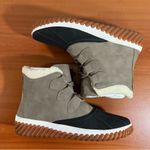 Skechers Jagged Pond Duck Boots Women's Size 8 Photo 1