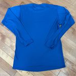 Patagonia women’s size medium blue long sleeve  shirt! Photo 3