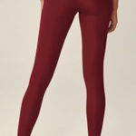 Beyond Yoga NWT  POWERBEYOND Midi Legging 2.0 Burgundy Size S Athletic Running Photo 0