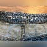 Madden Girl - Women's Jean Shorts Frayed Raw Hem Ripped Denim Shorts Sz 27 Photo 2